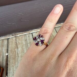 18KGE Cocktail Ring Women Size 6.25 Gold Purple Baguette Floral Cluster Vintage